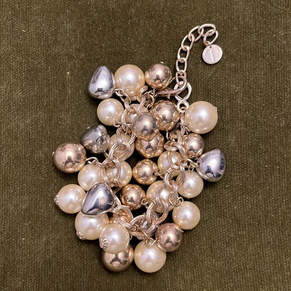 Talbots pretty bracelet. Faux pearls and silver triangular styled baubles. - Picture 1 of 4